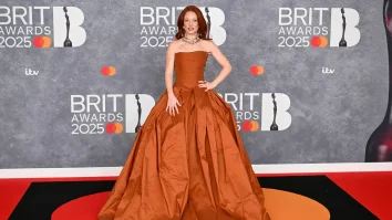 Jess Glynne critică Casa Albă pentru utilizarea sunetului viral „Jet2 Holiday” în TikTok-uri despre deportare: „Mă face să mă simt rău”