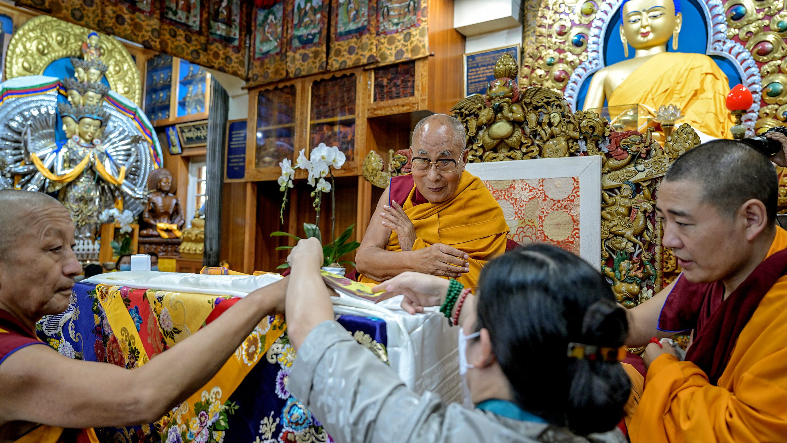 Dalai Lama vrea să trăiască până la 130 de ani. Liderul tibetan împlinește astăzi 90 de ani