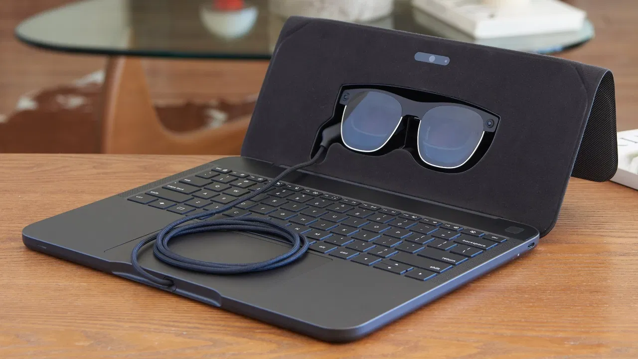 Sightful lansează Spacetop G1, primul laptop fără display. Cum funcționează noul device