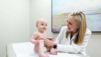 Dermatologii trag un semnal de alarmă: Produsele cosmetice îți îmbolnăvesc copiii