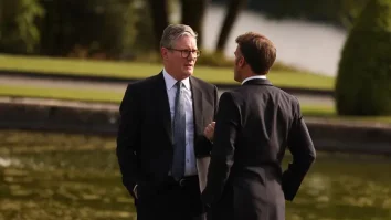 Regatul Unit începe un program pilot de returnare a migranților către Franța. Țările vor coordona și sistemele de descurajare nucleară