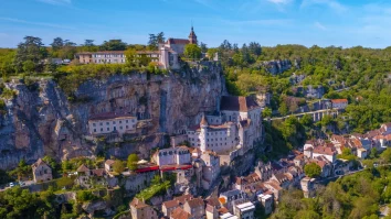 Te fascinează Epoca Medievală? În Franța poți vizita cel mai spectaculos sat medieval, Rocamadour