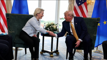 BREAKING NEWS: Statele Unite și Uniunea Europeană au ajuns la un acord comercial major, care prevede tarife de 15%. Trump: „E cel mai mare acord dintre toate, satisfăcător pentru ambele părți”