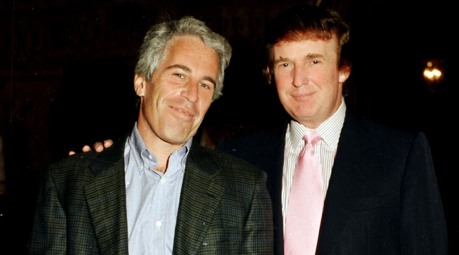 Donald Trump cere să se publice mărturia lui Jeffrey Epstein: „Această înșelătorie, perpetuată de democrați, trebuie să înceteze imediat!”