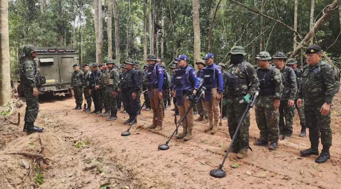 Conflictul dintre Thailanda și Cambodgia escaladează: Peste 100.000 de oameni au fost evacuați