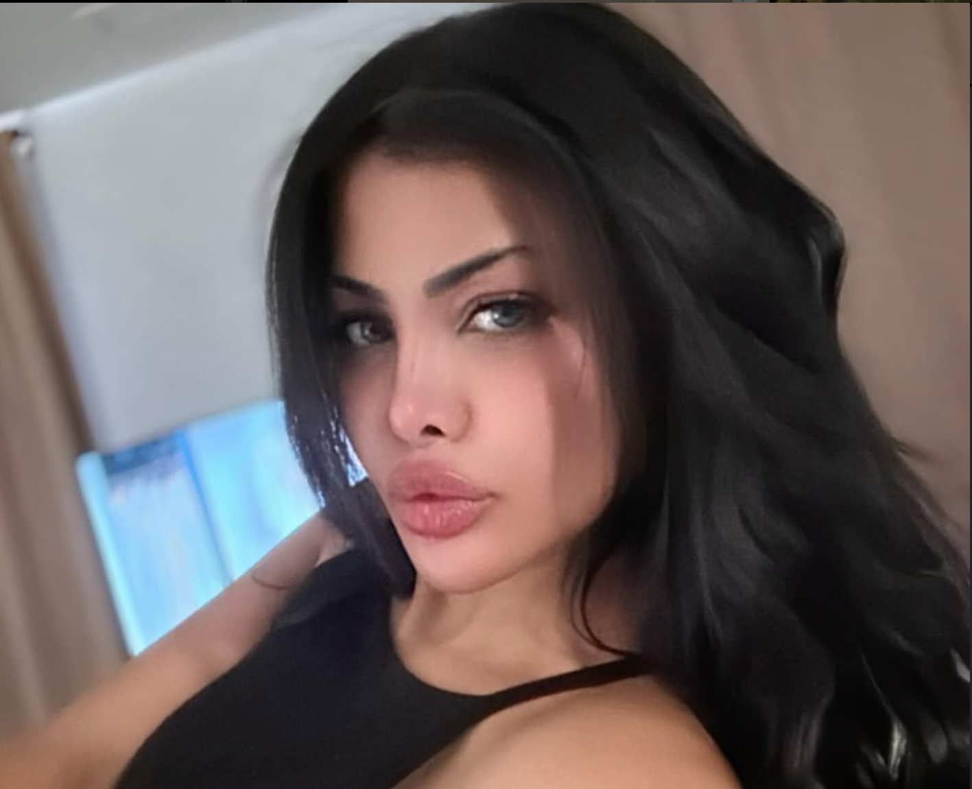 Dansatoarea egipteancă Sohila Tarek, cunoscută sub numele de Linda Martino, a fost arestată pe aeroportul din Cairo. Ce acuzații îi sunt aduse