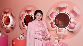 Selena Gomez prezintă primul parfum Rare Beauty. Acesta va fi disponibil din 7 august la Sephora