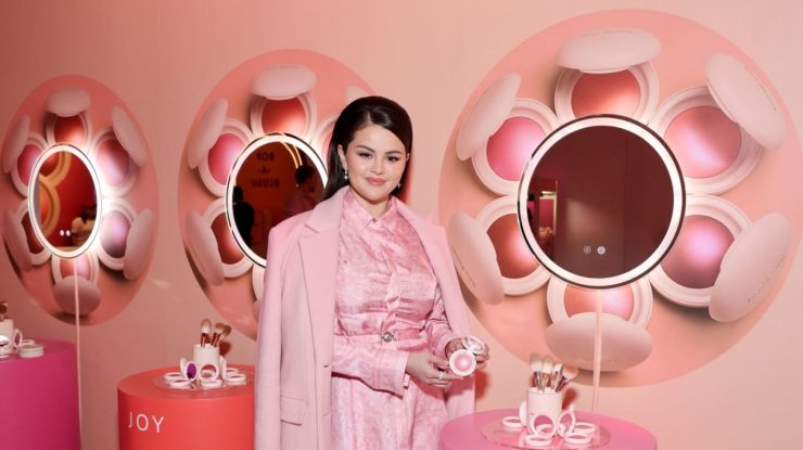 Selena Gomez prezintă primul parfum Rare Beauty. Acesta va fi disponibil din 7 august la Sephora