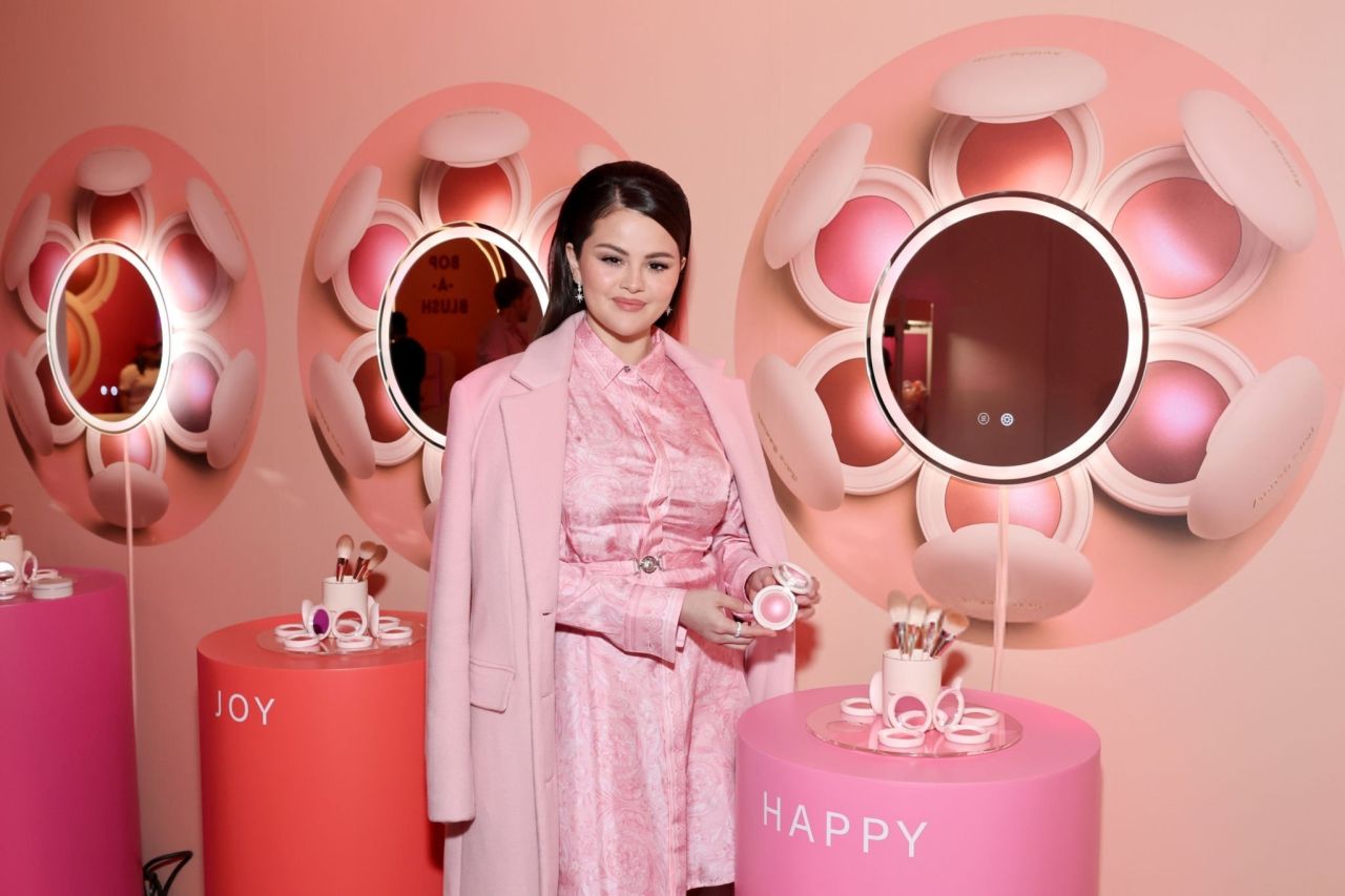 Selena Gomez prezintă primul parfum Rare Beauty. Acesta va fi disponibil din 7 august la Sephora
