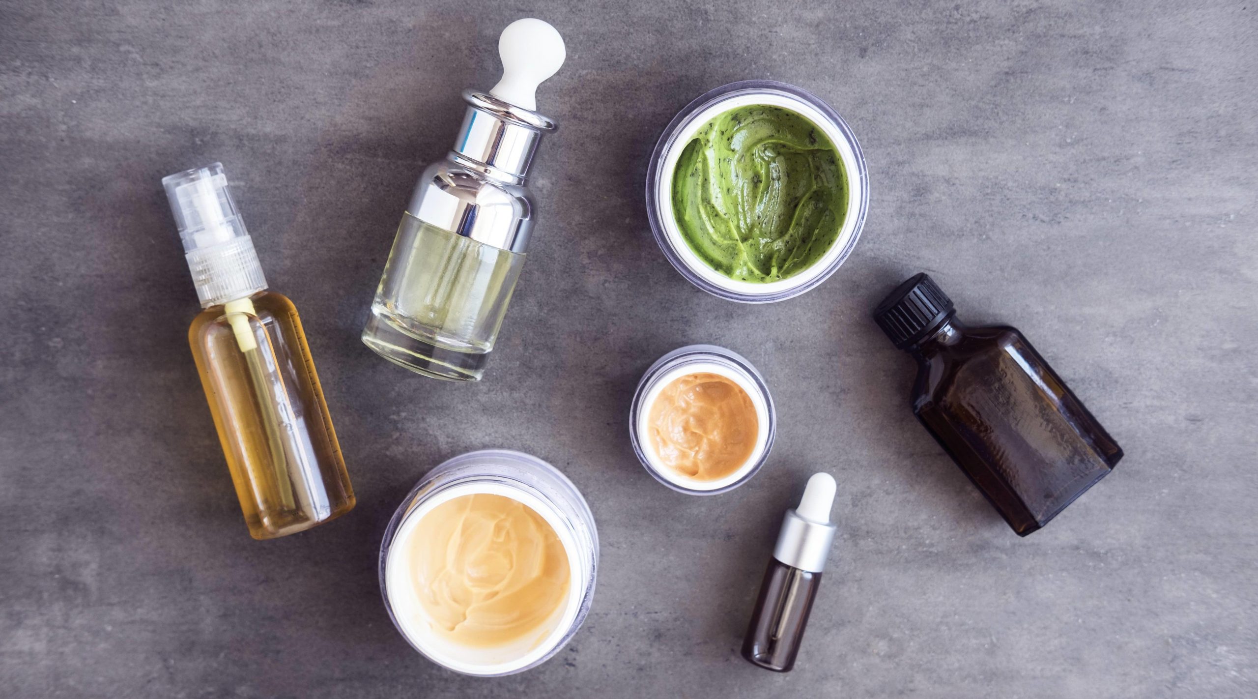 Minimalismul în skincare este noul trend în beauty. Ce sfaturi au dermatologii