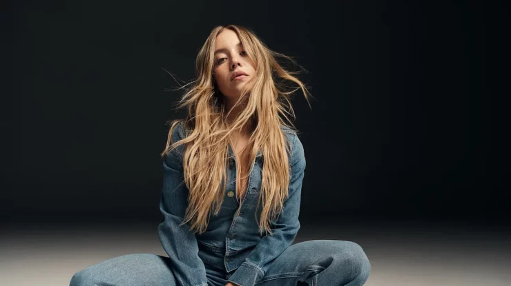 American Eagle promovează „genele de calitate” ale actriței Sydney Sweeney și aprind internetul. Ce acuzații a stârnit campania publicitară