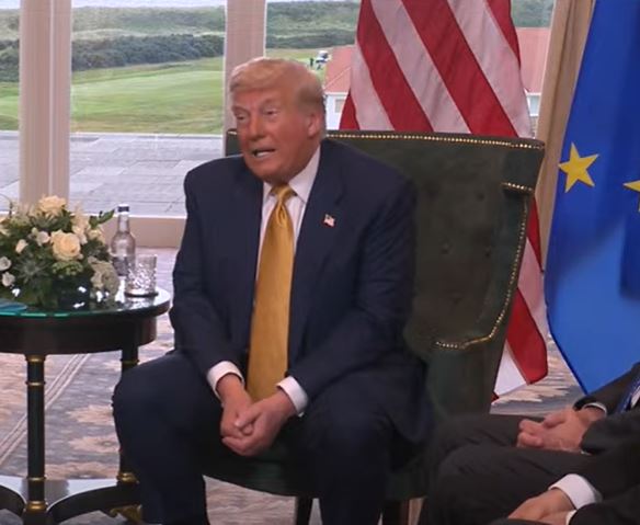 Donald Trump și Ursula von der Leyen țin o conferință de presă comună în urma negocierilor din Scoția privind tarifele. Trump: „Este posibil să ajungem la un acord comercial major”