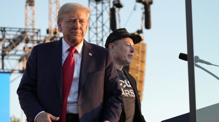 Trump se gândește să-l deporteze pe Musk: „Să-și închidă afacerea și să se întoarcă în Africa de Sud”. Războiul dintre cei doi a reînceput