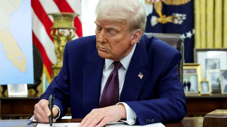 Donald Trump a amenințat că va impune Japoniei tarife de 30-35% la importuri dacă nu se ajunge la un acord comercial până la termenul limită