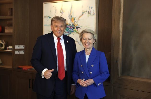 Ursula von der Leyen se va întâlni cu Președintele SUA, Donald Trump, în Scoția duminică. Liderii vor discuta un acord comercial-cadru