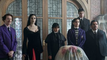 Tim Burton lansează noul trailer pentru sezonul 2 din serialul „Wednesday”