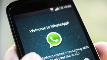 WhatsApp le permite companiilor să îi sune pe clienți cu A.I. Business-urile pot folosi vocile roboților pentru promovare