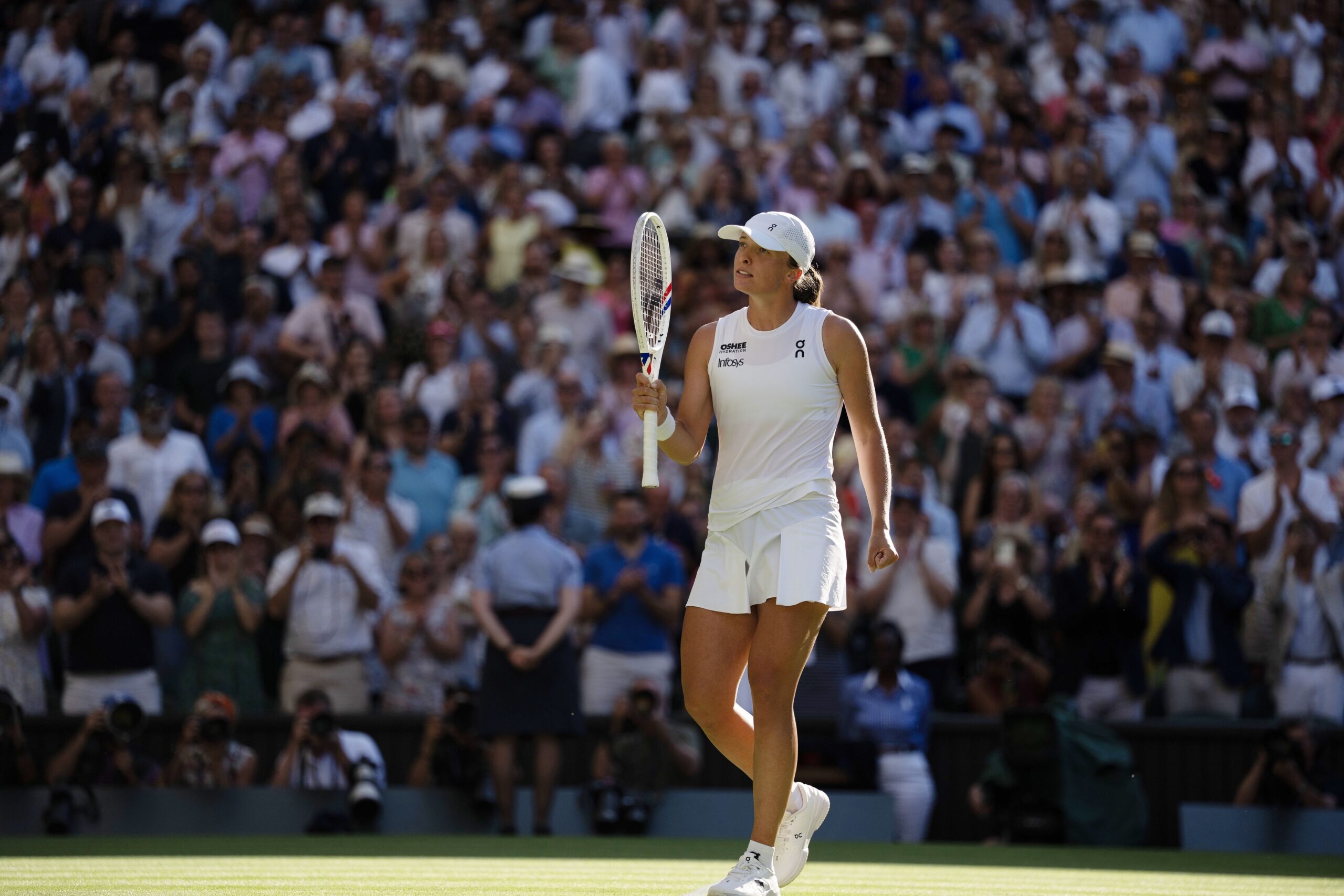 Iga Swiatek câștigă primul său titlu la Wimbledon. A învins-o pe Amanda Anisimova cu 6-0, 6-0