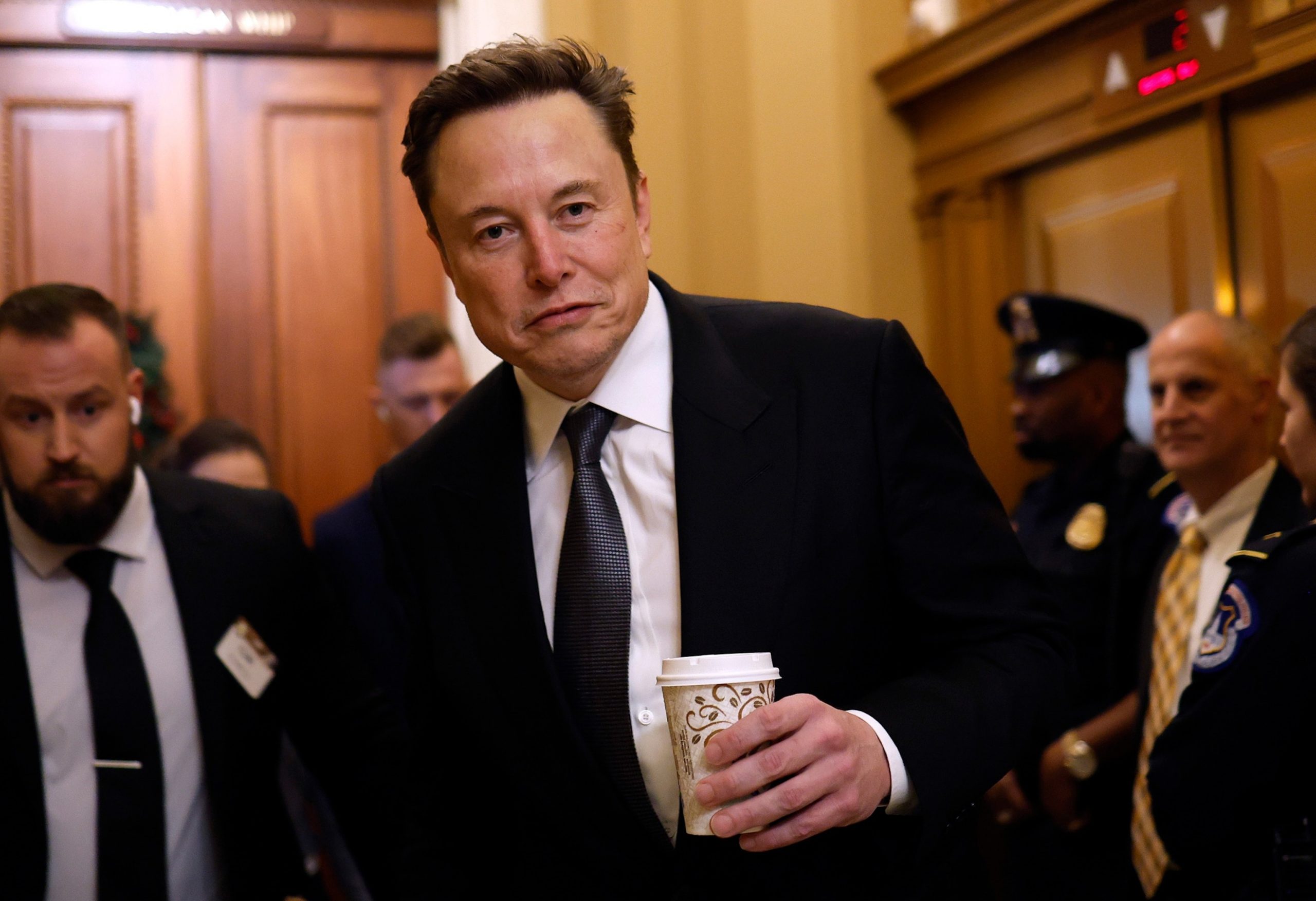 Elon Musk le-a interzis anchetatorilor francezi accesul la algoritmul platformei X. Ce acuzații aduce Franța la adresa miliardarului