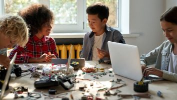 Educația cu A.I. pornește din Texas: MacKenzie Price a fondat Alpha School, un proiect condus doar de Inteligența Artificială