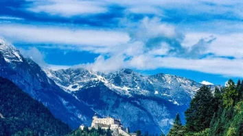 Trenurile clasice prin Alpi revin pe șine. Ruta Salzburg–Villach devine accesibilă, cu un drum prin peisaje montane de vis