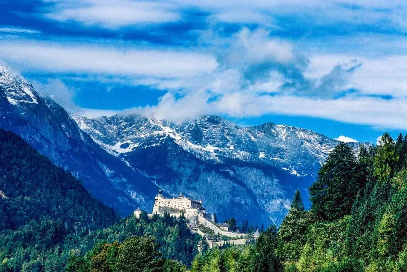 Trenurile clasice prin Alpi revin pe șine. Ruta Salzburg–Villach devine accesibilă, cu un drum prin peisaje montane de vis