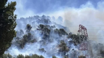 Un incendiu de vegetație provoacă daune majore în Marsilia. Aeroportul Marseille Provence a fost închis