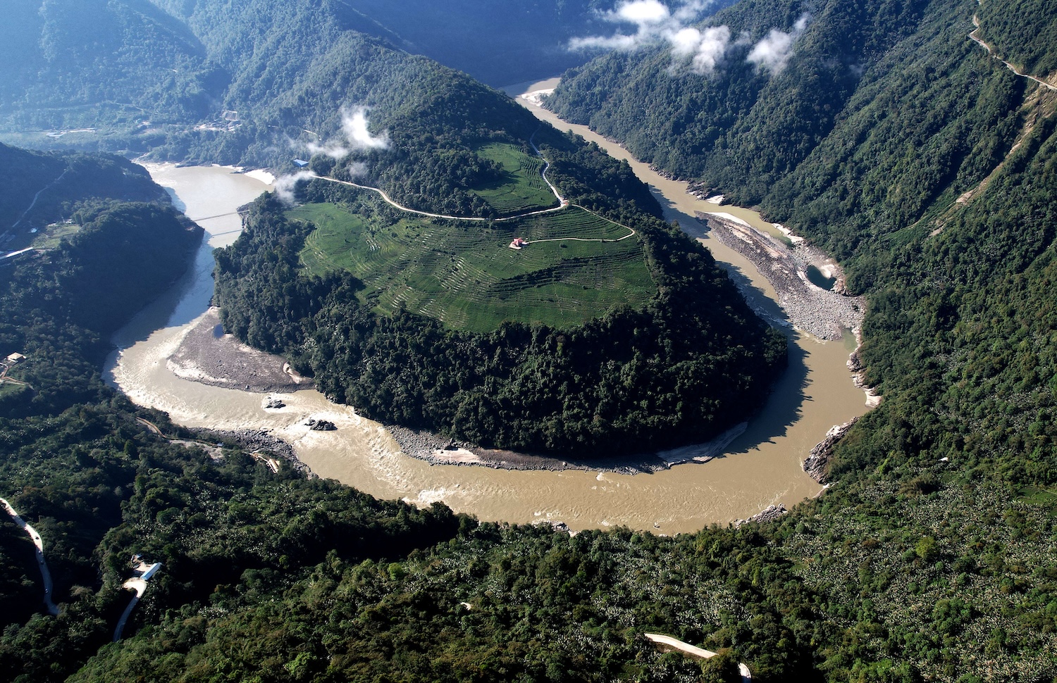 China a început în Tibet construcția celui mai mare baraj hidroelectric din lume