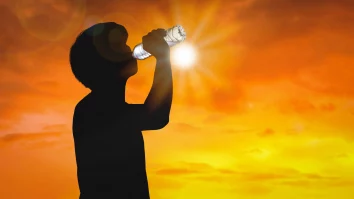 Stai la umbră! Canicula ajunge și în România și face ravagii. ANM a emis avertizări de cod galben și portocaliu de caniculă în țară