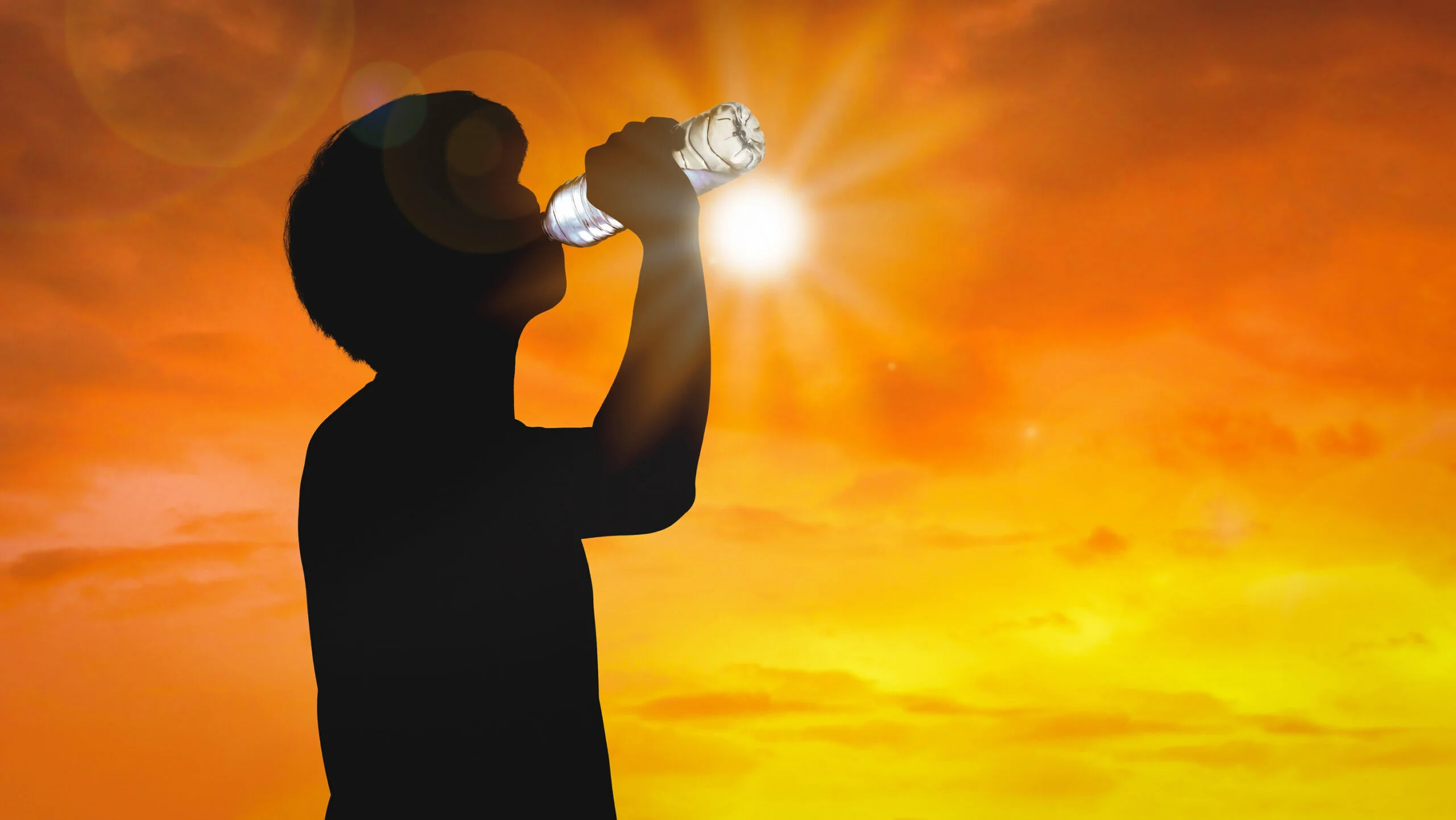 Stai la umbră! Canicula ajunge și în România și face ravagii. ANM a emis avertizări de cod galben și portocaliu de caniculă în țară