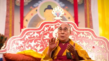 Dalai Lama își caută înlocuitor. Liderul spiritual al tibetanilor va vorbi săptămâna aceasta despre planurile de succesiune