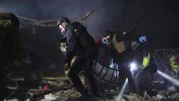 Atacurile Rusiei din timpul nopții asupra unei colonii din regiunea Zaporojie au ucis 16 persoane și au rănit cel puțin 35