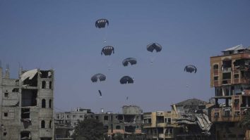 LIVE UPDATE. Război în Israel, ziua 665. Israelul permite țărilor arabe să transmită ajutoare limitate prin aer deasupra Gazei