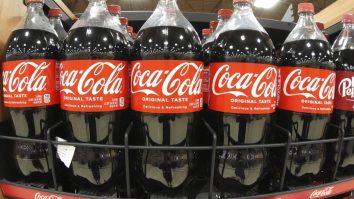 Trump a convins Coca-Cola să renunțe la siropul de porumb și să reintroducă zahărul natural în băuturile de pe piața americană
