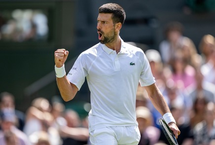 Novak Djokovic s-a calificat pentru a 16-a oară în sferturile de finală la Wimbledon