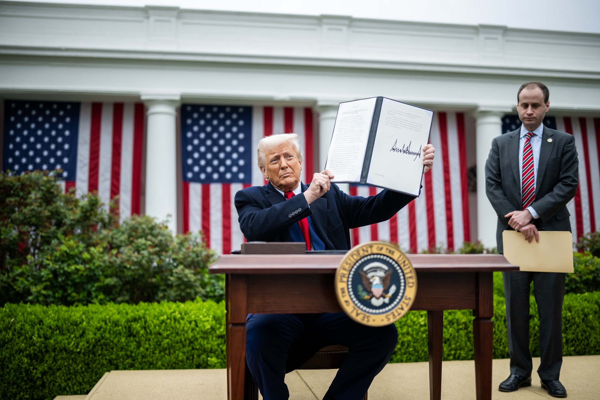 Trump a amânat introducerea tarifelor de import până pe 1 august: „Bani mulți vor începe să intre pe 1 august”