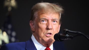 Trump reia livrările de arme către Ucraina, după o pauză neașteptată