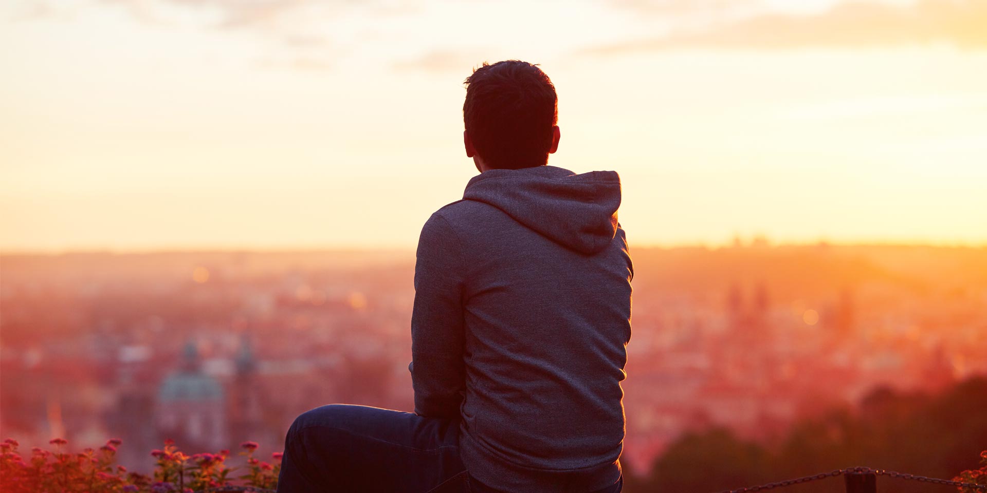 OMS: 1 din 6 oameni suferă de singurătate. Tinerii sunt cei mai afectați: 20% dintre adolescenți se simt singuri