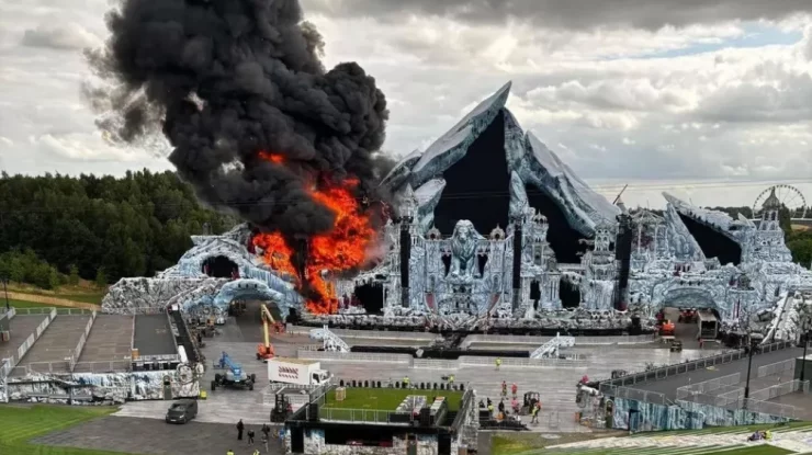 VIDEO. Scena principală de la Tomorrowland a luat foc. Festivalul începe vineri