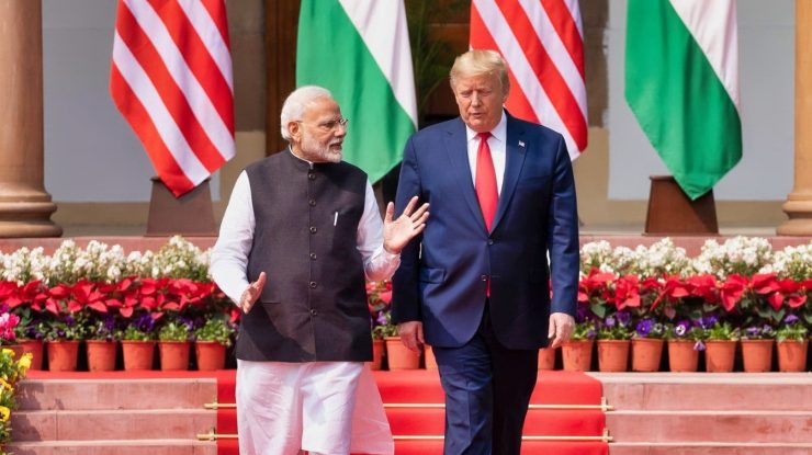 Trump va impune Indiei tarife de 25% plus „penalități” pentru comerțul cu Rusia