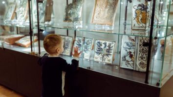 Românii au mers tot mai puțin la muzeu, cinema și bibliotecă. Muzeele din România au pierdut 676.000 de vizitatori în 2024