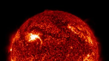 Cum se nasc furtunile solare? NASA lansează prima misiune care studiază cromosfera Soarelui cu un spectrograf ultraviolet