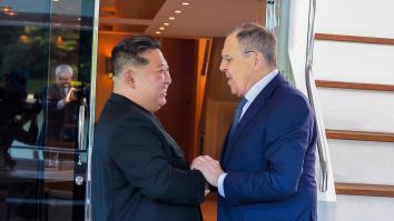 Kim Jong Un își reafirmă „sprijinul necondiționat” pentru Rusia în războiul din Ucraina. Liderul  nord-coreean s-a întâlnit cu Serghei Lavrov