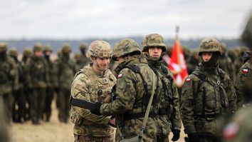 Polonia își pregătește viitorii soldați. Va trimite 200.000 de persoane pentru evaluări medicale pentru serviciul militar