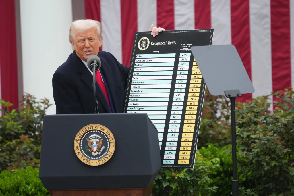 Trump a amânat introducerea tarifelor de import până pe 1 august: „Bani mulți vor începe să intre pe 1 august”