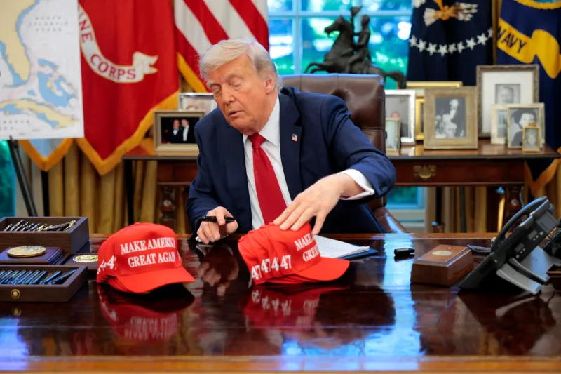 Trump îndeamnă echipele sportive din Washington și Cleveland să revină la numele vechi: „S-ar putea să le impun o restricție”