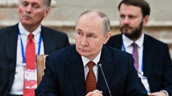 Putin l-a anunțat pe Trump că nu va renunța la obiectivele sale din Ucraina, declară Kremlinul în urma apelului telefonic dintre cei doi