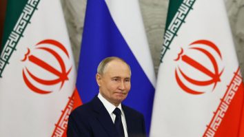 Putin s-a întâlnit cu Larijani, principalul consilier al Ayatollahului Khamenei, Liderul Suprem al Iranului. Peskov: „A transmis evaluări despre programul nuclear”
