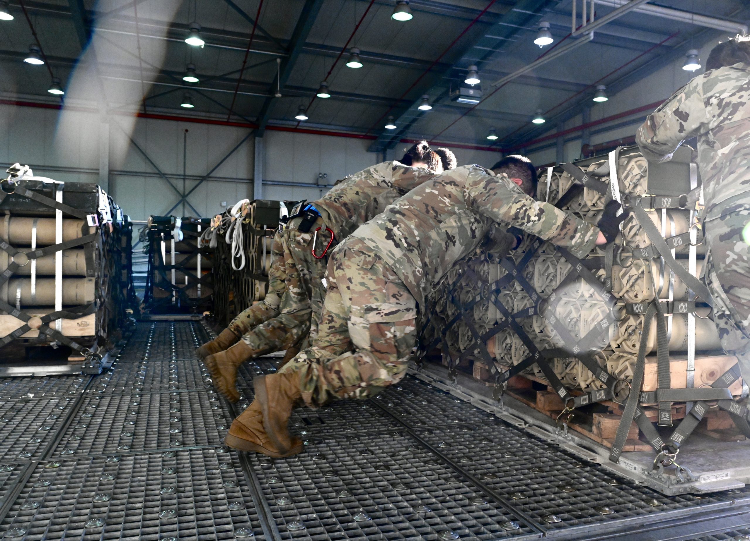 SUA au aprobat vânzare de arme în valoare de 322 de milioane de dolari către Ucraina pentru consolidarea apărării antiaerine