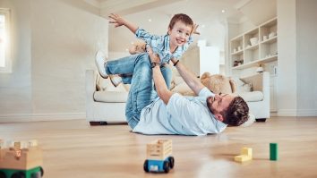 Tații mileniali sunt în burnout din cauza copiilor. Ce obstacole întâmpină în gestionarea activităților